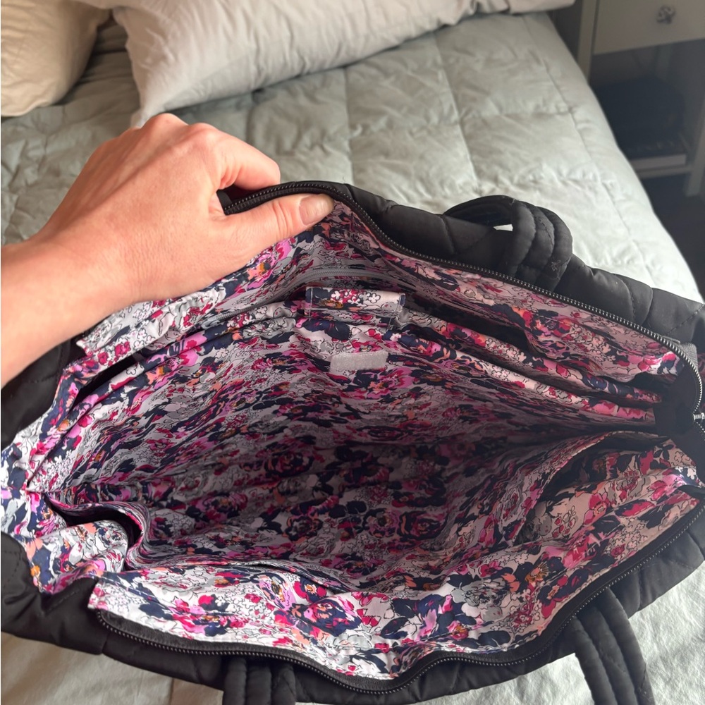 Vera Bradley black Quilted laptop Tote - Picture 6 of 6